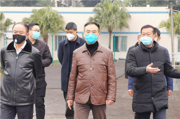 资阳市委常委、市政府常务副市长刘铁一行莅临资阳新宝gg检查指导疫情防控工作